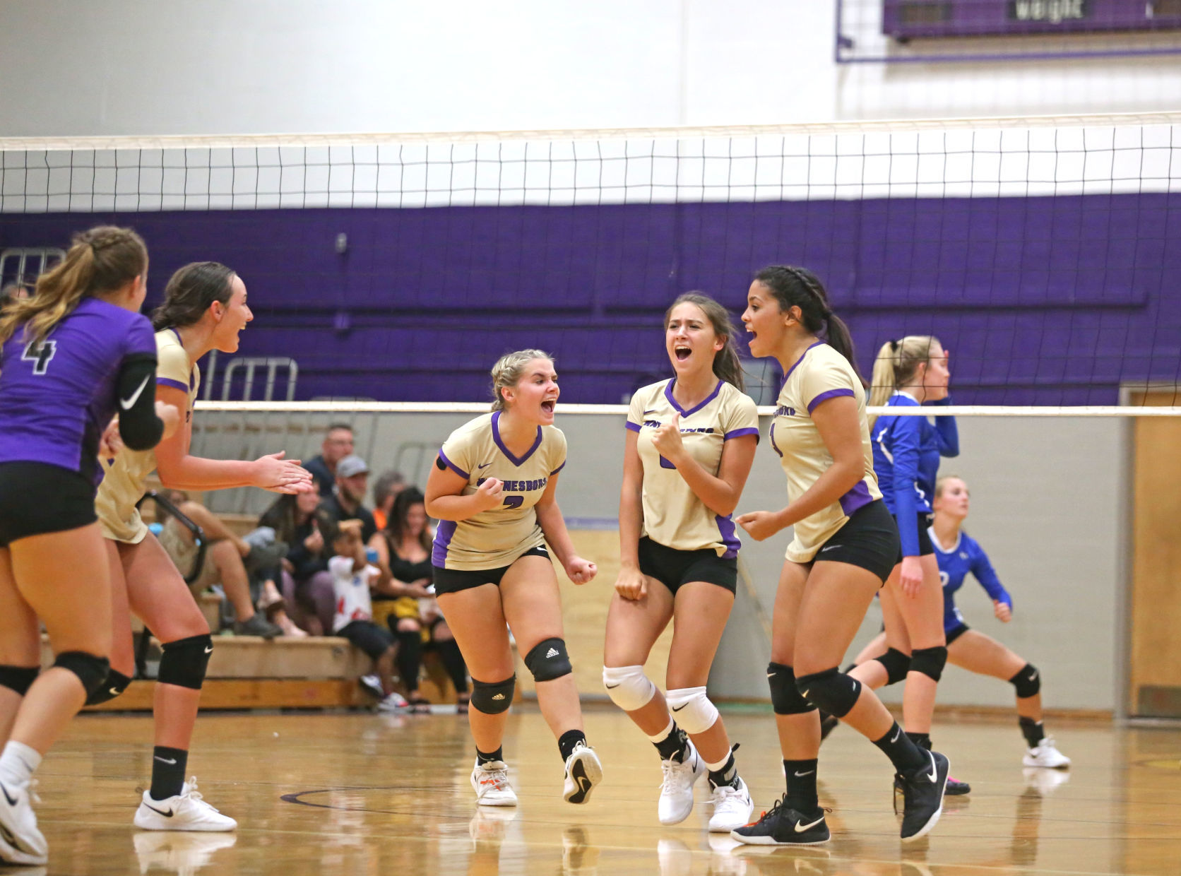 WHS vs FDHS volleyball
